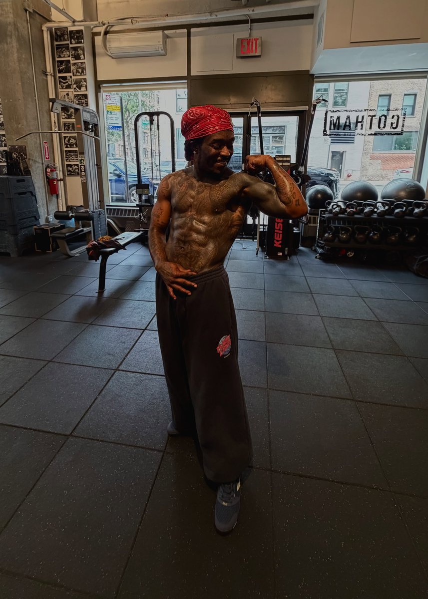 Rap's tweet photo. Lil Uzi Vert shares his gym progress via IG‼️💪 https://t.co/AT3K8XxATw