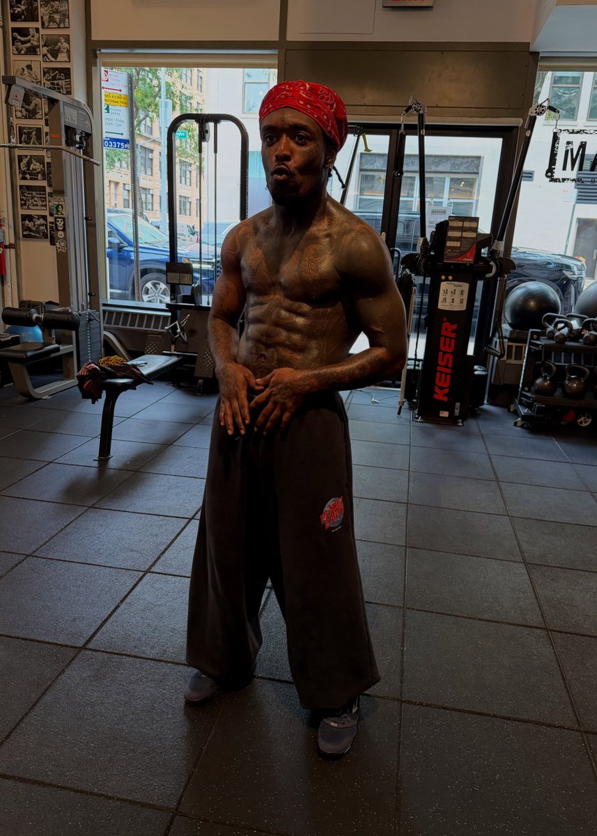 Rap's tweet photo. Lil Uzi Vert shares his gym progress via IG‼️💪 https://t.co/AT3K8XxATw