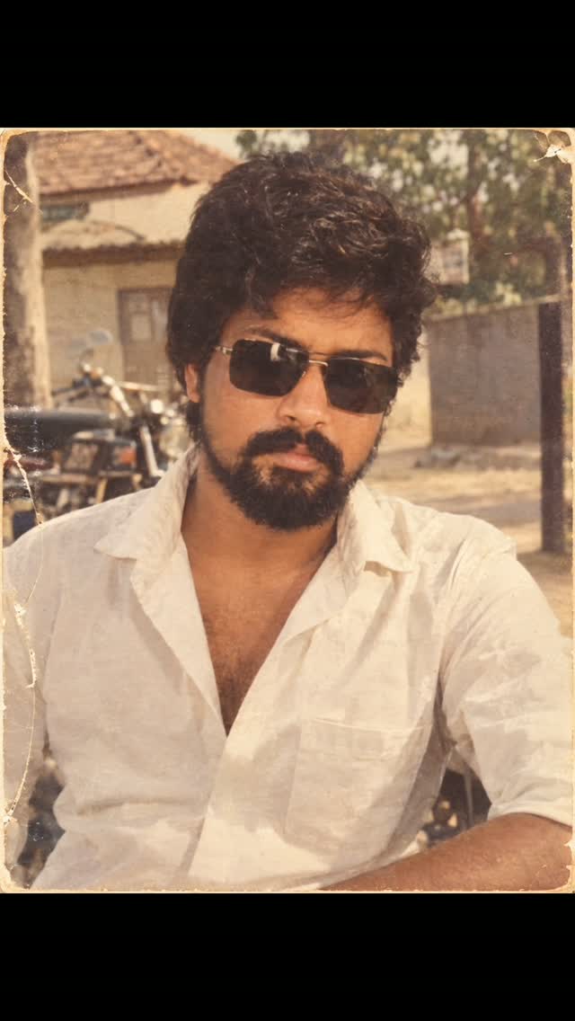 Earnestineb23o's tweet photo. 80s look: Comment “1980” for the prompt. 90s look: ChatGPT. https://t.co/F9izm1Mnlm
