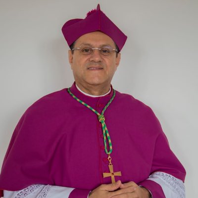 JPBarrientosH's tweet photo. El cura Gabriel Antonio Arias, imputado por abuso de un niño, junto al cardenal Luis José Rueda y el obispo Carlos Arturo Quintero, interpusieron una tutela en mi contra por decir que el @episcopadocol es una empresa criminal. Hoy una jueza la declaró improcedente. https://t.co/gKCsUkz8lT