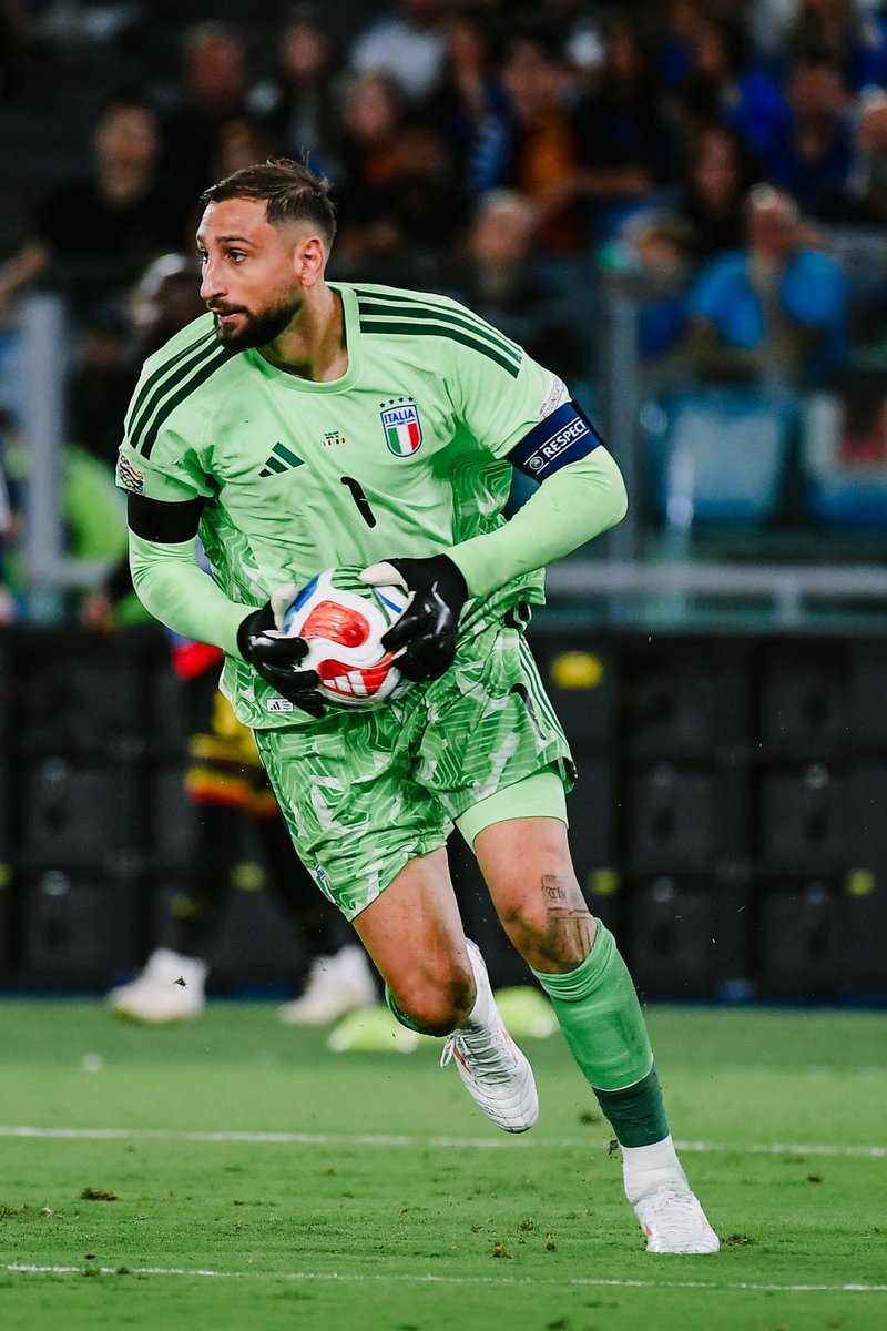 ManCity's tweet photo. Vitor Reis makes his senior international debut as fellow City stars feature across Europe and Africa! 🌍🩵

Read our full international round-up ⤵️

✍️ https://t.co/XIEqliBqKQ https://t.co/ck140shROr