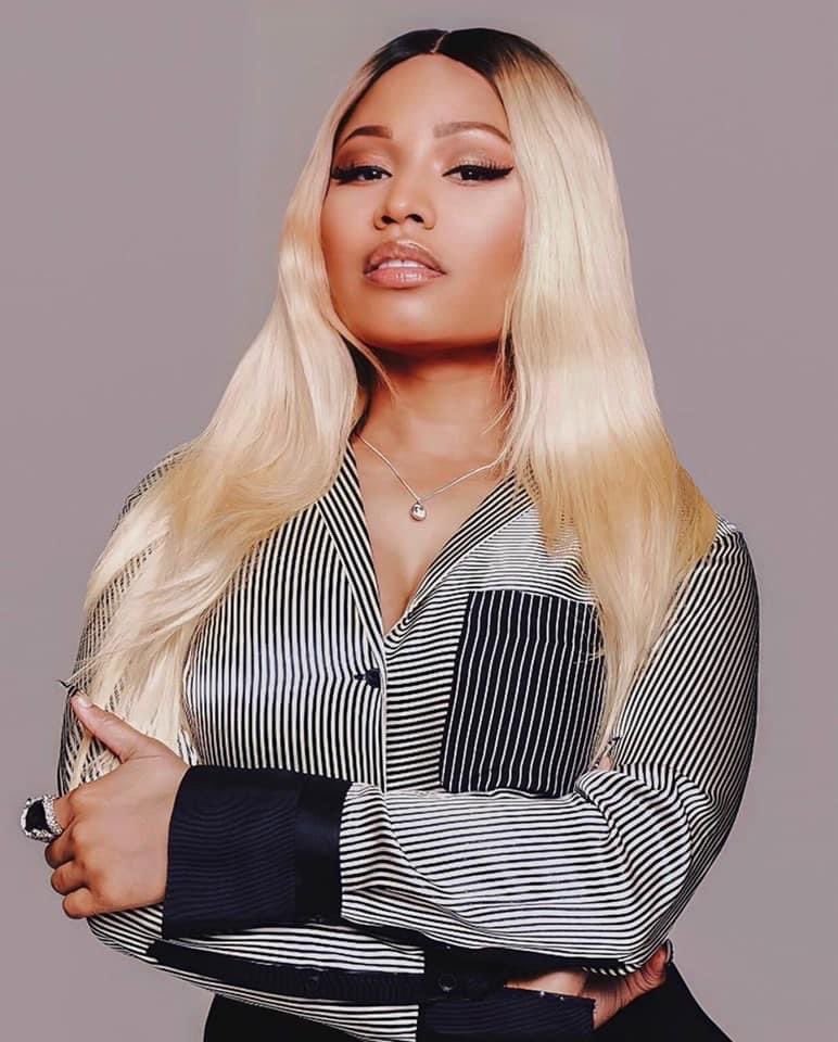 sarryahminaj's tweet photo. Nicki Minaj wearing stripes and blonde hair https://t.co/v80LKztGGQ