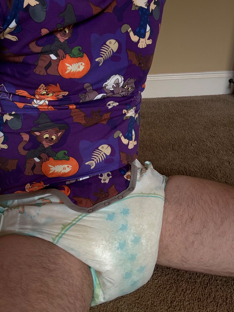 lilsciencepup's tweet photo. Some of you are participating in #BDF because youβre smol and need diapers. I am participating because Iβm big, and proving I donβt need them.
See!?? Hereβs proof! π€ https://t.co/LrCrXmJuJm