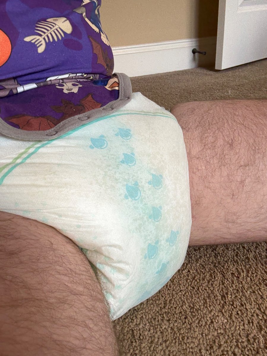 lilsciencepup's tweet photo. Some of you are participating in #BDF because youβre smol and need diapers. I am participating because Iβm big, and proving I donβt need them.
See!?? Hereβs proof! π€ https://t.co/LrCrXmJuJm