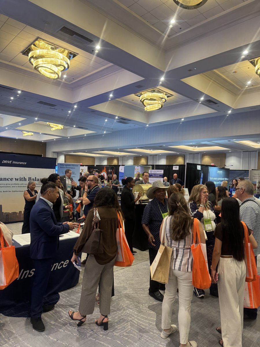 AgentsAlliance's tweet photo. The tradeshow floor is packed, and the conversations are moving fast.

Agents are meeting carriers, exploring new tools and finding people they’ll want to talk to long after the expo ends. With 136 exhibitors, there’s plenty to discover. See you on the floor! 

#AllianceExpo26 https://t.co/Z9obHuQwdD