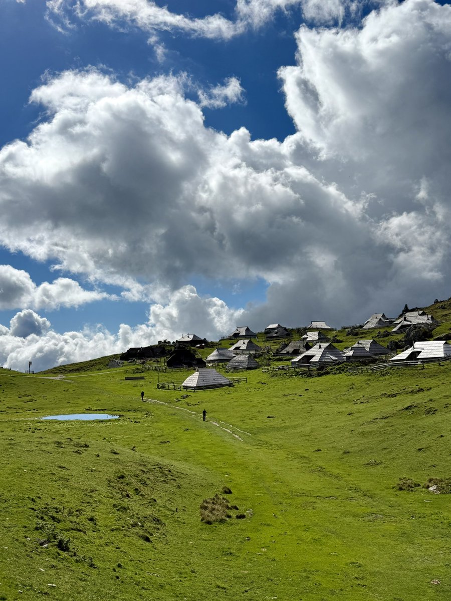 ExploringSlo's tweet photo. Velika Planina is a vast Alpine pasture home to one of Europe’s last traditional high-mountain shepherds’ villages, where dairy products are still made using centuries-old traditions.
Join our guided 11-km loop to explore the pastures and traditional huts!https://t.co/XFjZXUffw8 https://t.co/UqMIEAYEJ2