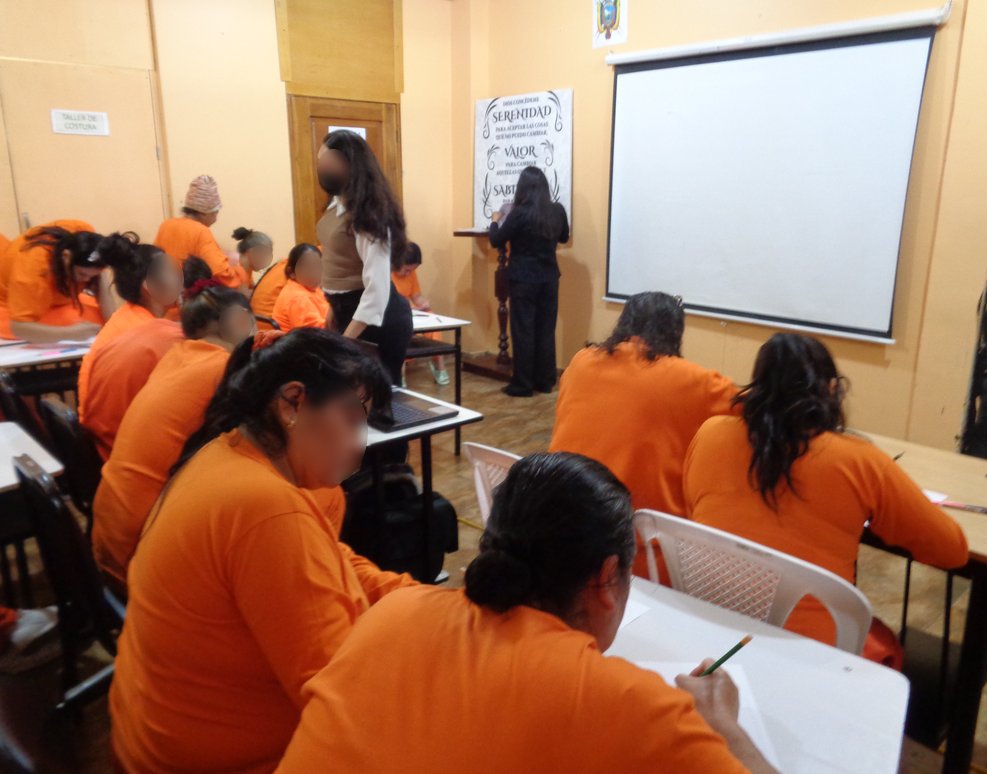 SNAI_Ec's tweet photo. En el marco del Día Mundial de la Prevención del Suicidio, las #PPL del #CPLChimborazo N.º 3 participaron, junto con la Fundación “Nosotras con Equidad”, en una jornada de dibujos para sensibilizar sobre la salud mental y el autocuidado.
¡No nos vamos a detener! https://t.co/9YczMchgHy