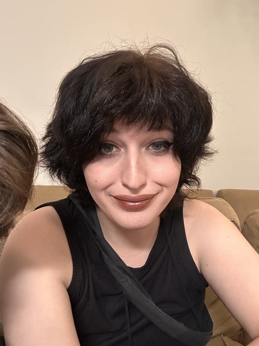 Jessigirlmojang's tweet photo. hello internet! https://t.co/IYJsnwgRyu