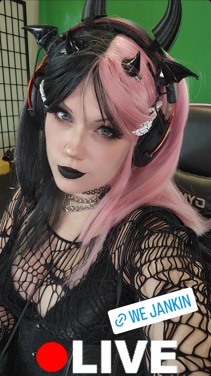 MsFelonyRose's tweet photo. TOILET MILK
playing Lord Of Chaos from @hexnutstudios
#indiedevs #psx #indiehorrorgames #jank #Twitch https://t.co/YLoayFFv7k