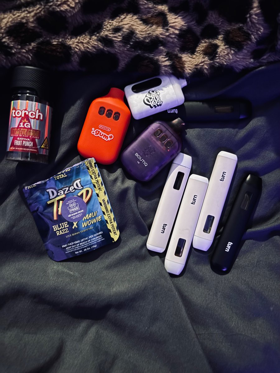 maryj4nee's tweet photo. this may actually be a problem
#weedtwt #drugtwt #420twt #stonertwt 

my 🍃 collection👀 https://t.co/xmlNjF66O0