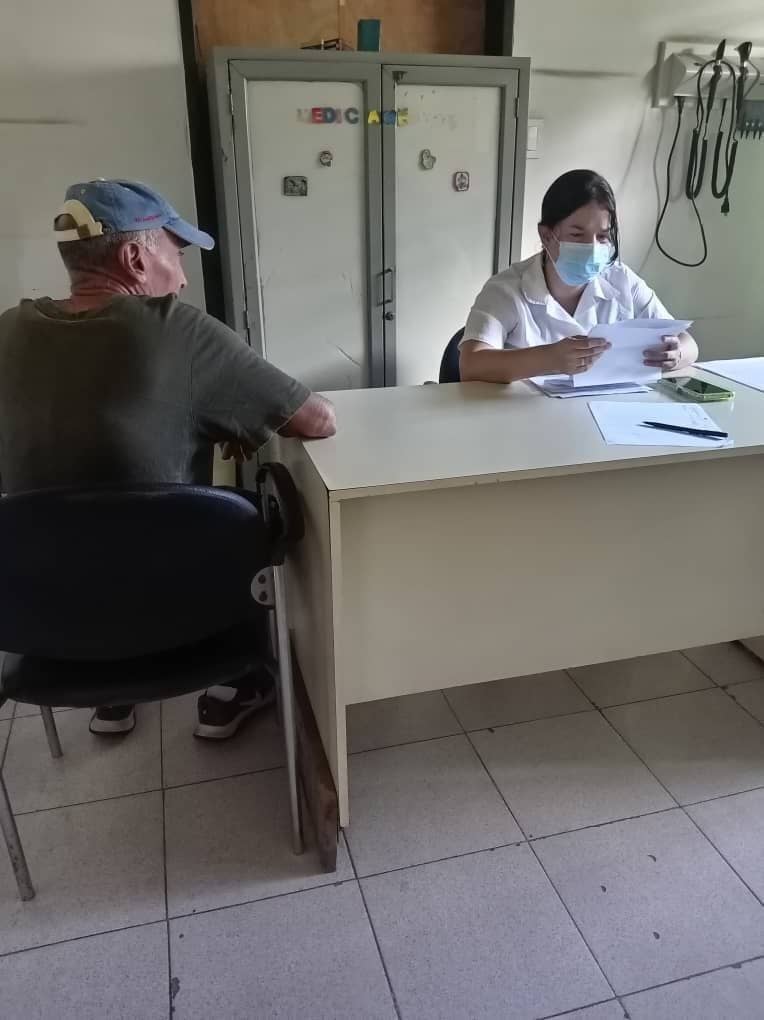 cubacooperaven's tweet photo. Desde el CDI Los Olivos en Lara, la salud rompe barreras y vence dificultades. 🩺🇻🇪🇨🇺 Nuestros profesionales continúan su labor diaria ratificando el compromiso absoluto con el bienestar y la vida del pueblo venezolano. ¡Amor y entrega sin límites! 

#CubaCoopera #CubaPorLaVida https://t.co/fwcXD9PP2X