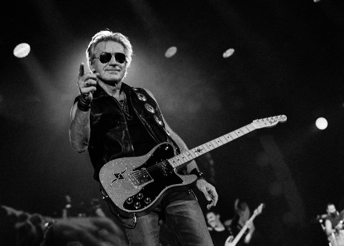 ligabue's tweet photo. Padova, siam questi qua! https://t.co/mWPuwyDuZA