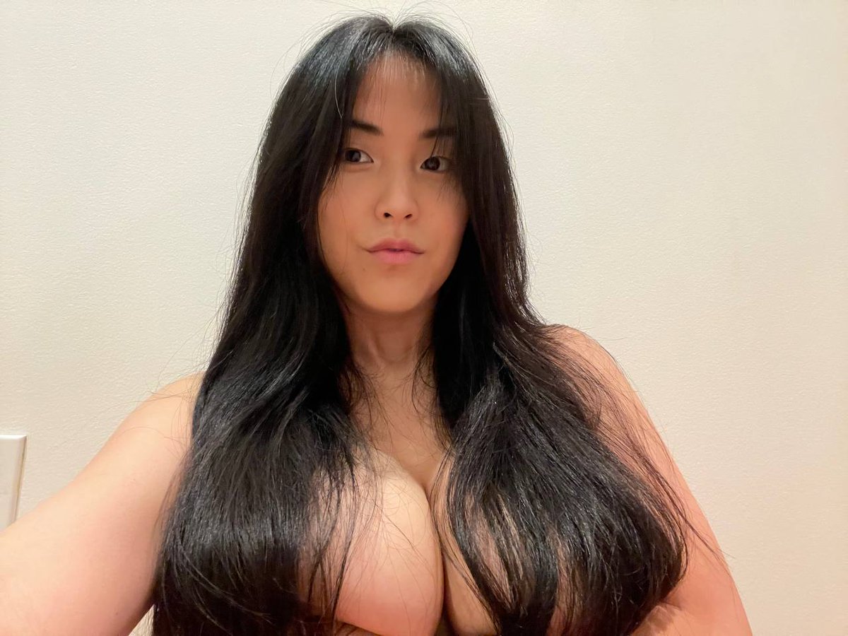 andiipoops's tweet photo. yes, I am asian
yes, I have big boobs
yes, we exist https://t.co/3iwHHsp3Vy