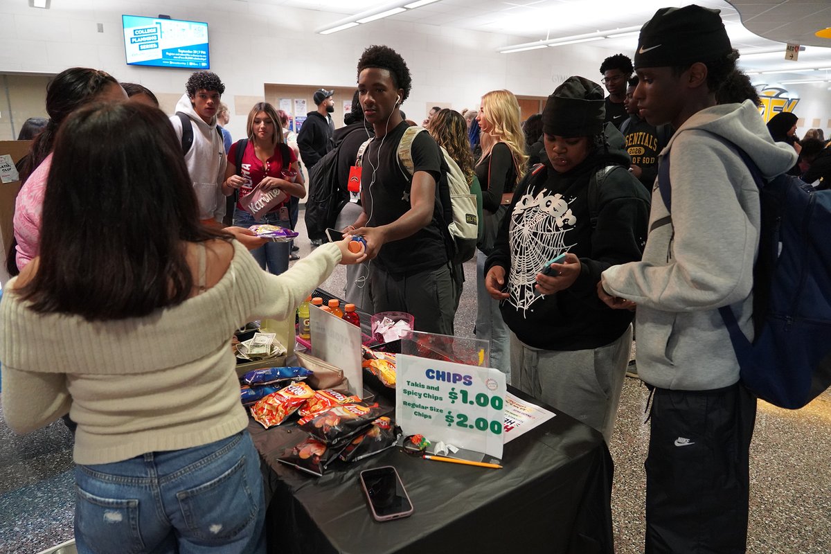 bps271's tweet photo. Each year, Americans observe National Hispanic Heritage Month from September 15 to October 15. This week, Kennedy High School’s Latinx Club hosted a booth to raise awareness about Hispanic heritage. We’re proud to celebrate the diversity of our Bloomington schools and community. https://t.co/VSXFZklsQb