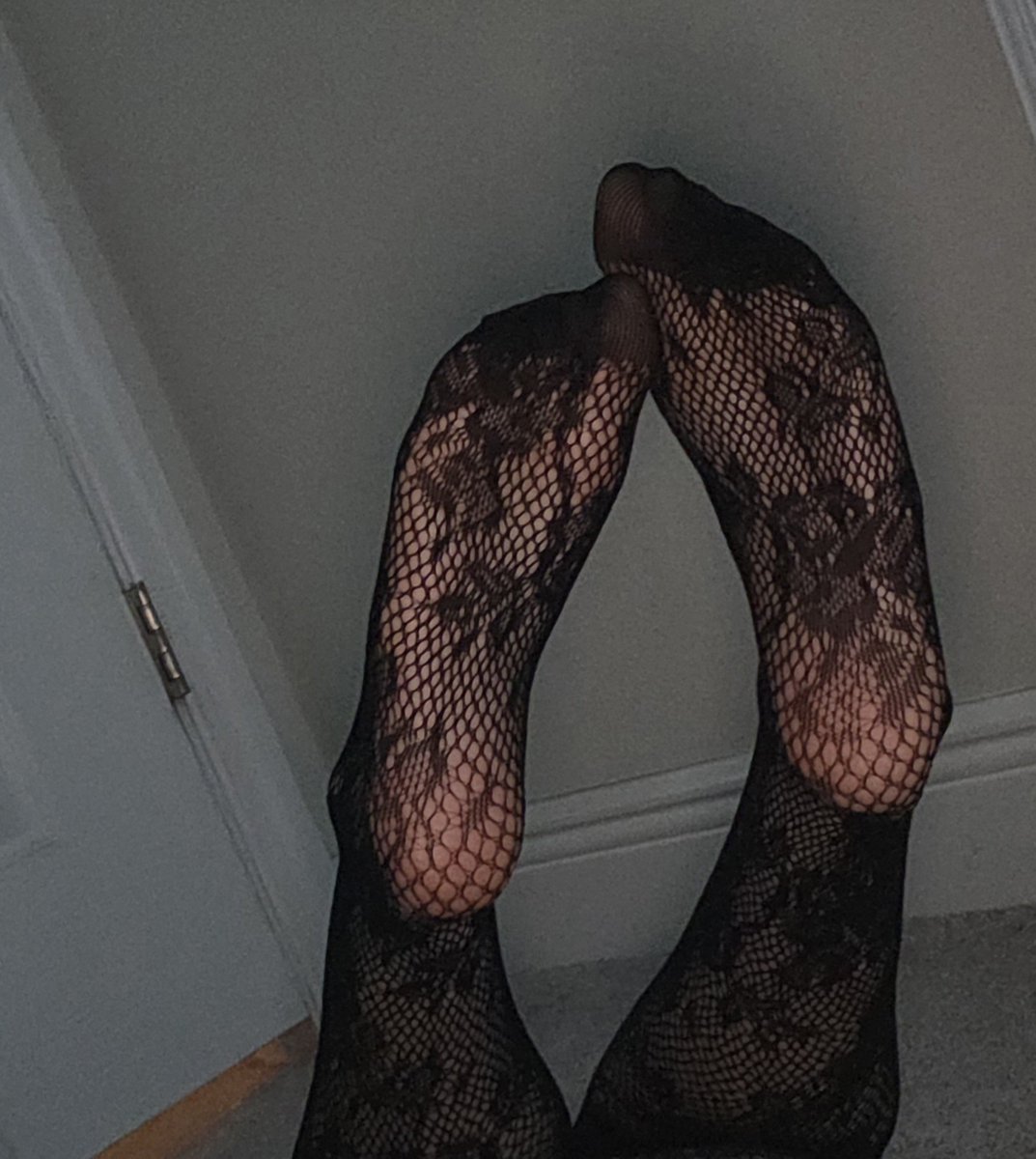 kittenpawws13's tweet photo. lacey soles 🤭😘 #sexy #sexyfeet #feet #feetfetısh #lace #tights #lacetights #soles #solefetish https://t.co/Y2QVrv7O0v