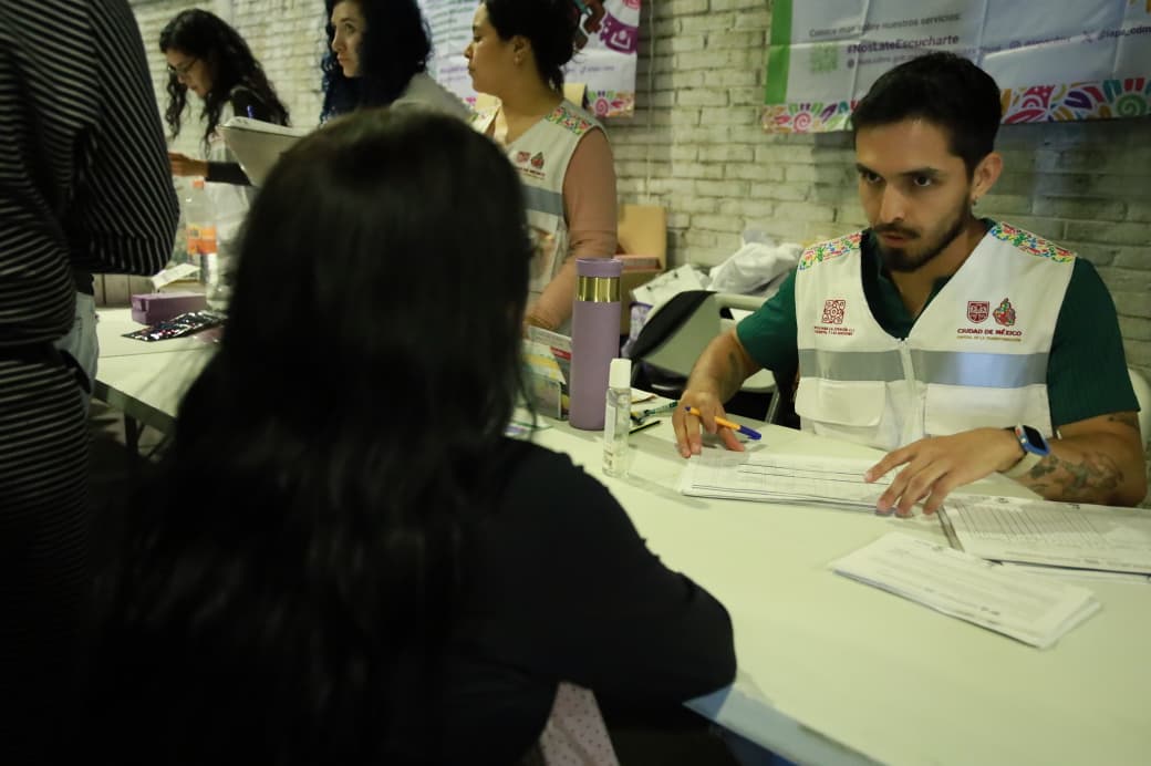 iasama_cdmx's tweet photo. Desde #IASAMA seguimos acercando servicios, información y acompañamiento a más personas, construyendo espacios donde la salud, los derechos y el bienestar puedan encontrarse libre estigmas.🤝
@GobCDMX | @SSaludCdMx | @SeMujeresCDMX | @DiversidadCDMX | @CDHCMX | @CentroTrans https://t.co/38HDruaBwE