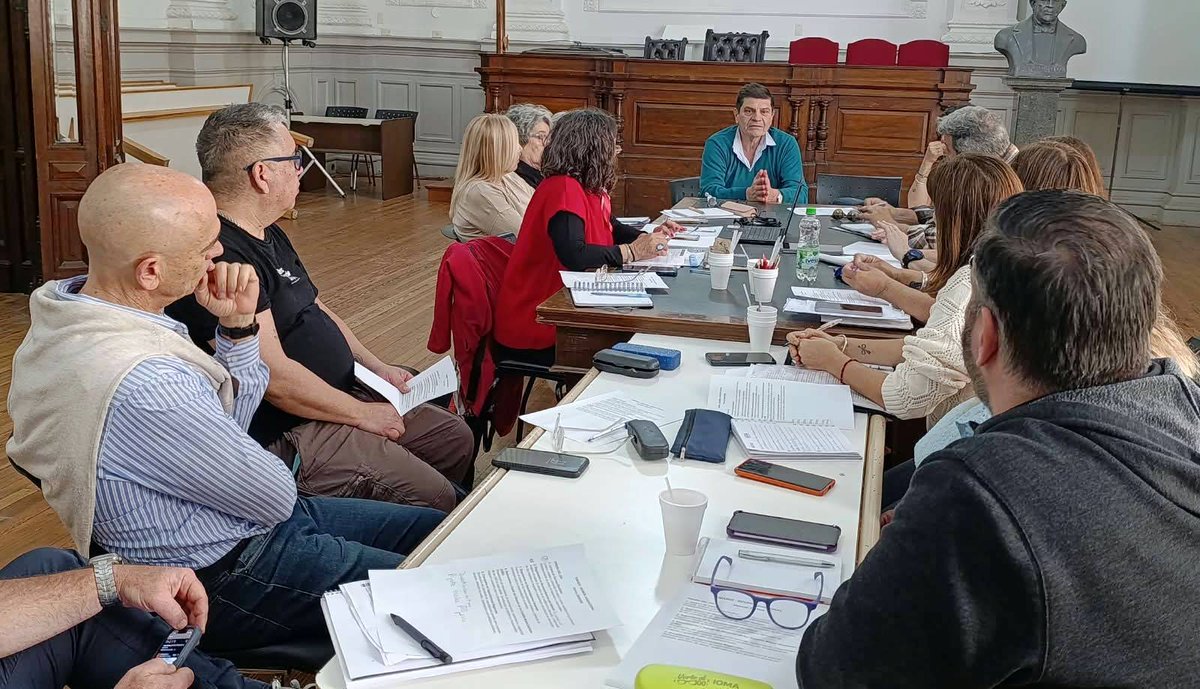 LaFEB's tweet photo. #Hoy La FEB participó de una nueva reunión del Comité Mixto Jurisdiccional, donde se trataron temas como el relevamiento y estado de situación de los Comités Mixtos Distritales y capacitaciones previstas para el próximo trimestre.
(sigue 👇) https://t.co/vhzTPLNoxd