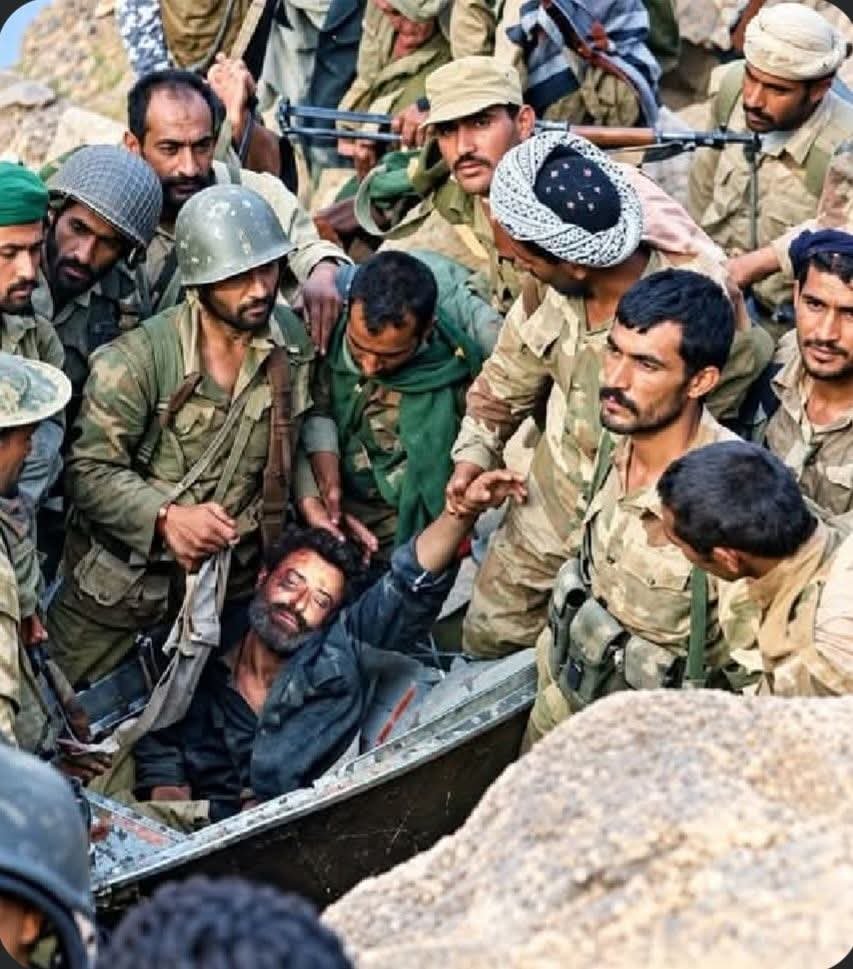 mosha3324's tweet photo. قريبا ياعبدالملك الحوثي تلاقي مصيرك مثل 
شقيقك الفاطس حسين 

لمن لا يعرف الذي بالصورة مؤسس جماعة الحوثي الإرهابية حسين الحوثي شقيق عبدالمك 
قتل على يد الجيش اليمني عام 2004 في جبال 
صعده هذا النجس هو سبب الكارثة التي حلت على 
الشعب اليمني https://t.co/WRot3RibTC