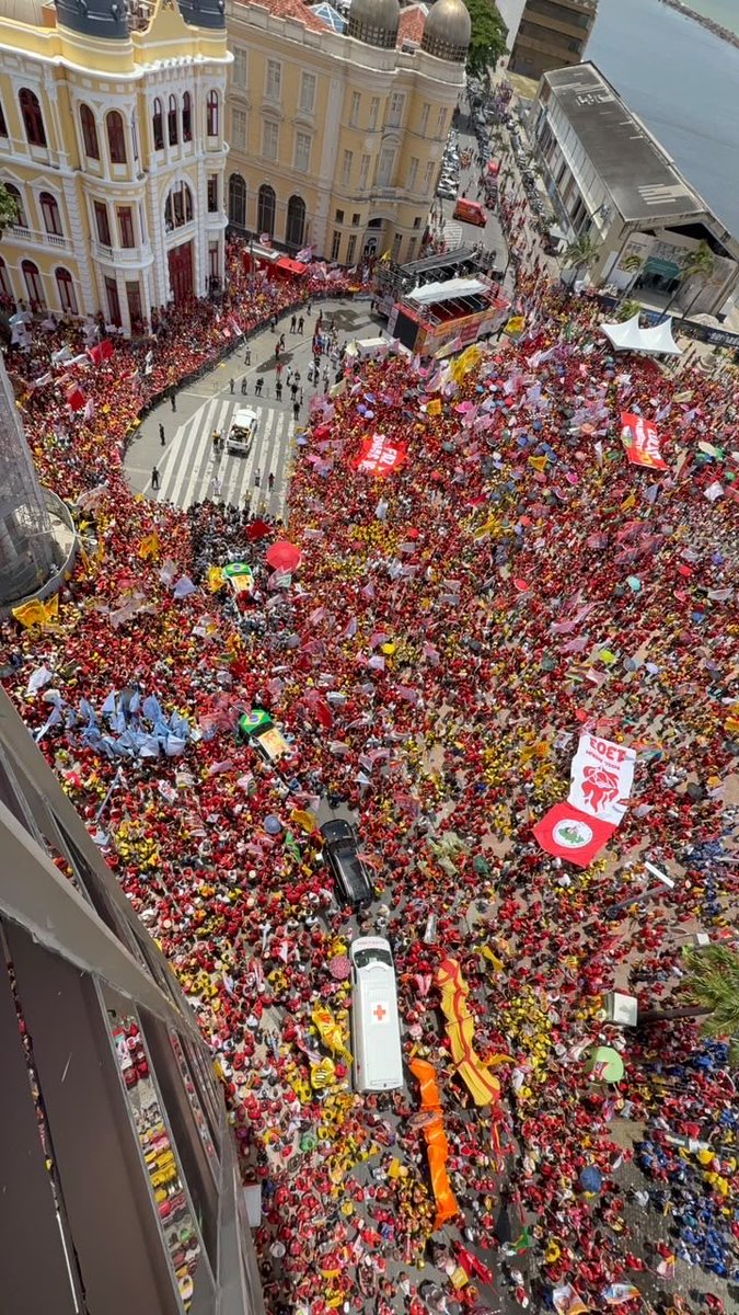 hugofulco's tweet photo. TEM QUE RESPEITAR ESSE CLONE DE LULA! https://t.co/qPnNQFwbBi