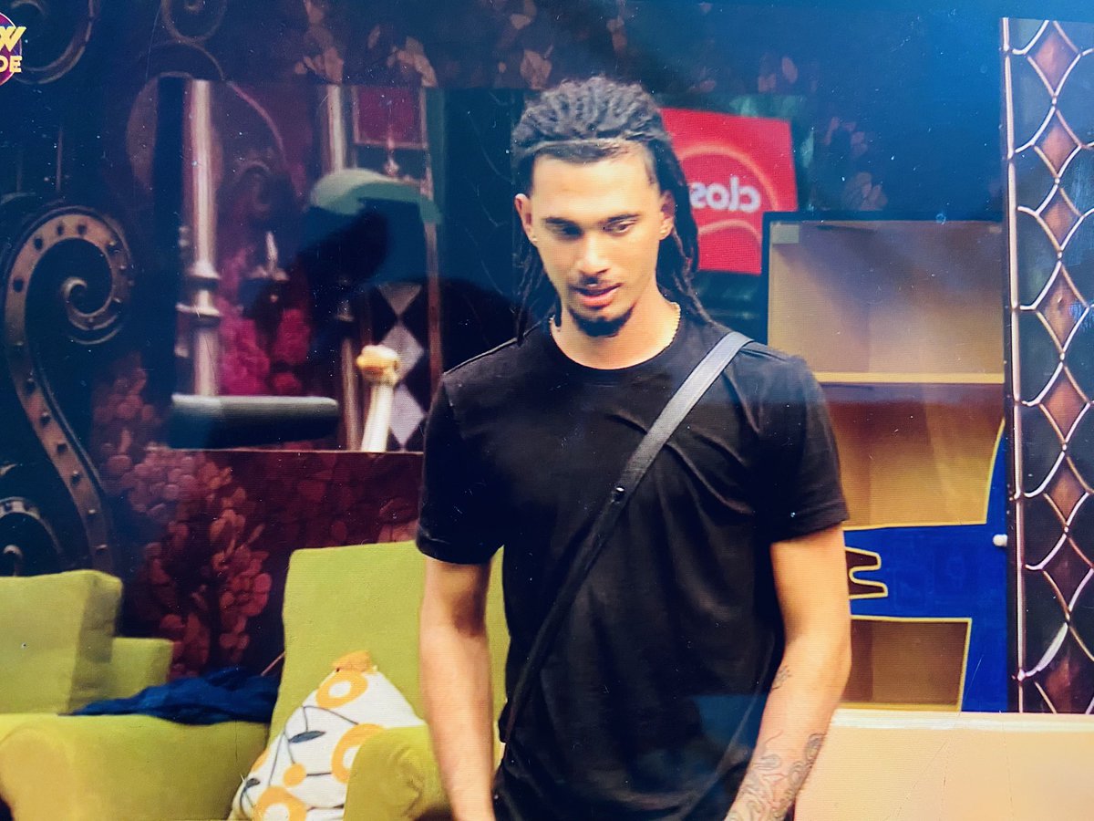 Nati0nFirst's tweet photo. Apna Alpha #Yung to Clown #Qazi🐷 .. 

“Kya aich laga ka laga raha hai, kaun sa remote hai Mr India ka, isko hi malum..”

Not exactly hilarious, but it’s borderline funny. 😂😂😂

His one liners are ridiculously good..👌

#PuneCity #Badshah #Bb20 #Biggboss20 https://t.co/uFMo03TRCC