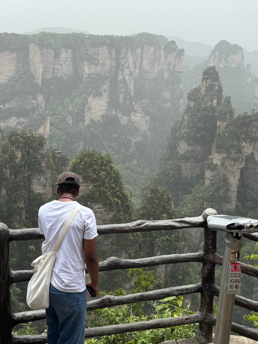 chrt_chamss's tweet photo. Ya la Chine et puis le reste du monde https://t.co/m9GZzfT8F8