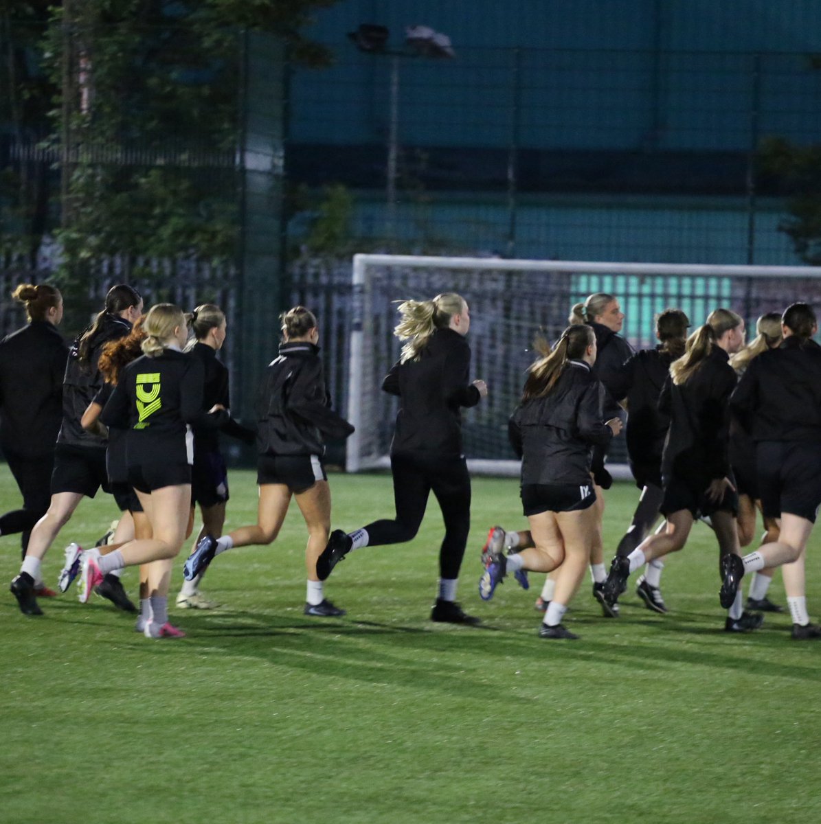 swlfcofficial's tweet photo. MATCHDAY -1
See you tomorrow. 👊
#swlfc | #oneteam | #WithWisdomAndCourage https://t.co/cjwV7bMX3s
