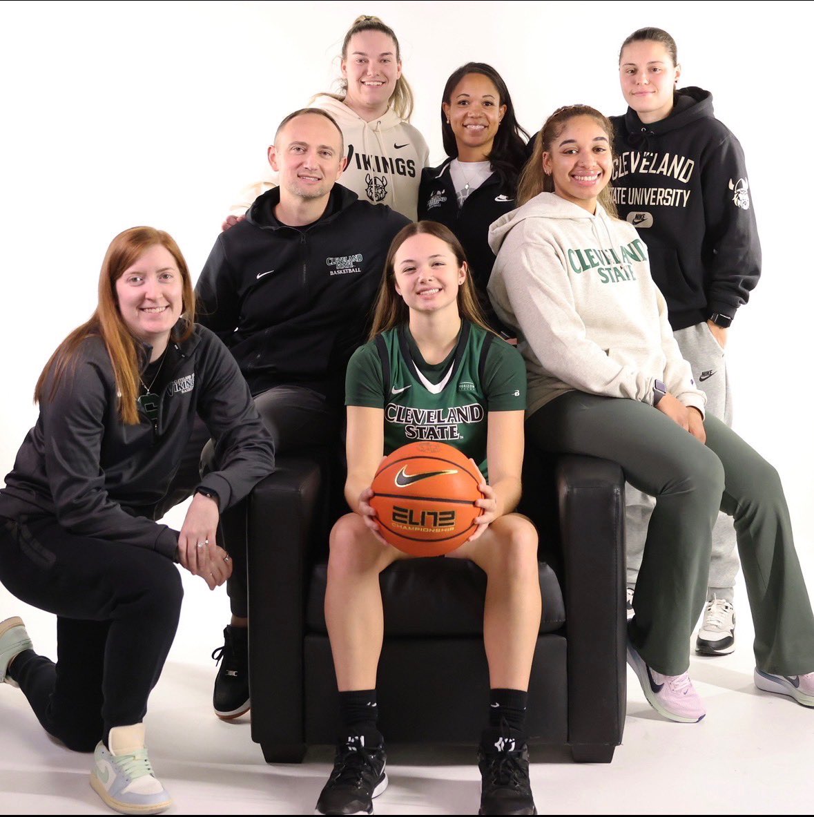 RyleighThrapp's tweet photo. Had such a great time on my unofficial visit to Cleveland State!
Huge thank you to @CoachBobDunn & the entire @CSU_WBasketball staff for the warm welcome & a fun day on campus! ๐๐ค๐
#OFFERED #GoVikes #ClassOf2028 #BigWalnut #IndyOneEybl https://t.co/YFol4TXZzE