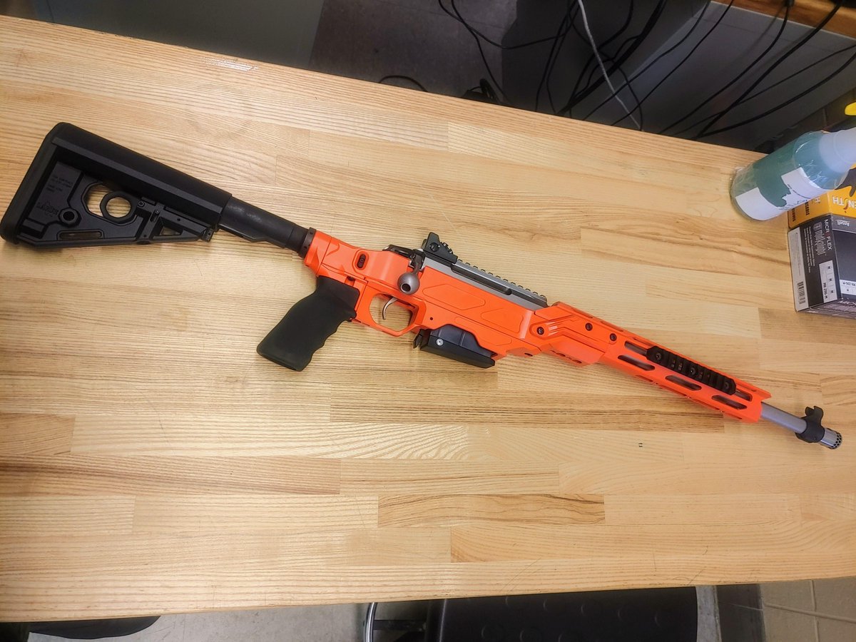 trip_to_valkiri's tweet photo. New Canadian Air Force survival rifle - Colt Canada C23, chambered in 7.62×51mm NATO. https://t.co/qMr79nZQRb