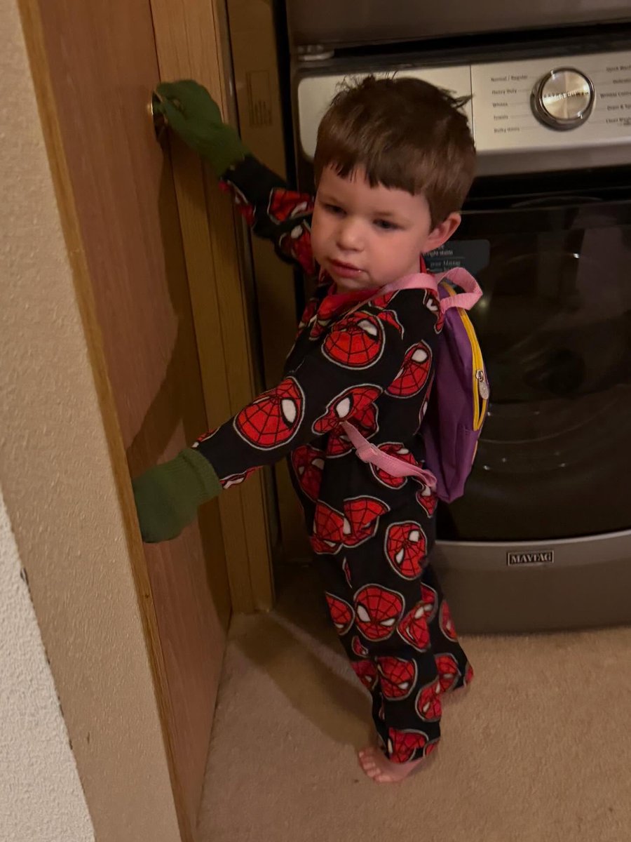 allef28's tweet photo. He’s always been sensitive to hats, hoodies, and gloves. Today was a breakthrough: he put them on all by himself. Mom’s bedtime gloves and Dad’s hat may have helped. https://t.co/l1ihz7TSyy