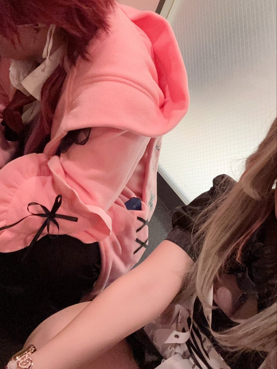 rgx1o's tweet photo. #ハピレボ
離脱してます〜

コレはﾛﾚに上着を着させた写真📸 https://t.co/dBAaU7Yrjb
