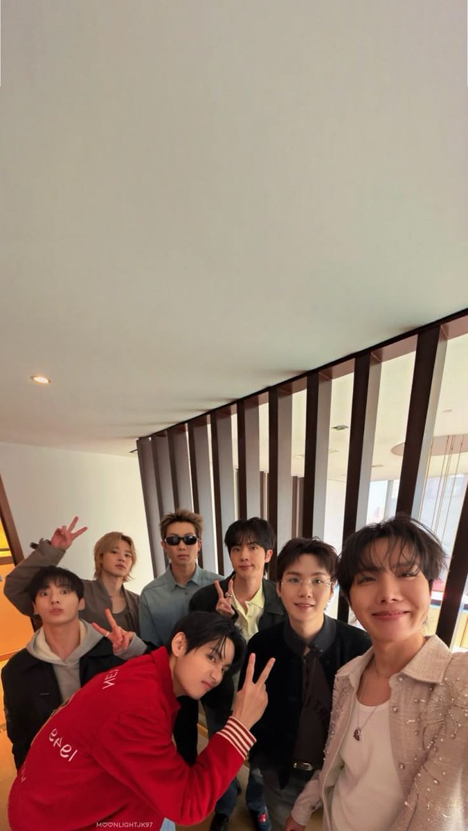 noojeon13's tweet photo. I'am Voting for BTS #ARIASBTS https://t.co/nlveGZWsfc