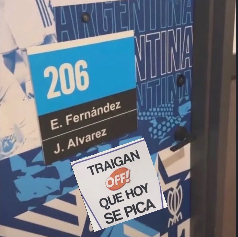 clubjulienzoo's tweet photo. me informan por cucaracha que ayer pegaron este cartel en la puerta! https://t.co/PRqGEKNbTW