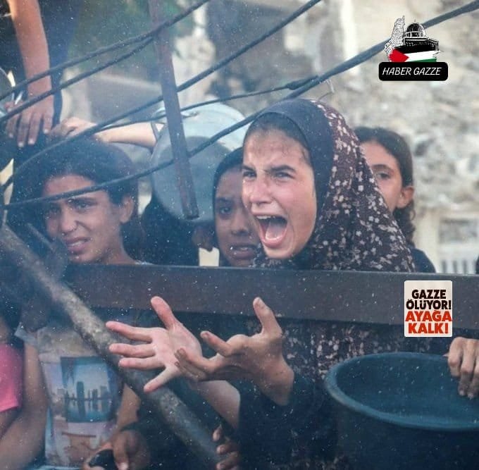 _GazaNews_'s tweet photo. Kaçan bir gol,
alınamayan bir telefon,
gidilemeyen bir tatil,
kazanılamayan bir para kadar üzülmedik; Gazze’de açlıktan ölen çocuklara.

Çünkü onların acısı, bizim için bu suni gündemler kadar ağır değildi.

Birileri açlıktan can verirken biz, sahip olamadıklarımızın yasını tuttuk.

Asıl kaybımız; insanlığımızı kaybettiğimizi fark edememekti. 🥀