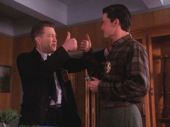 transgirlmulder's tweet photo. meeping with gordon. https://t.co/irkIKt4VVl