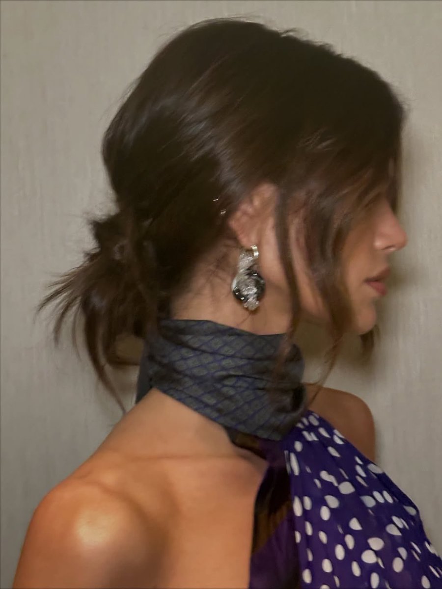 saturnndvze's tweet photo. dressed up https://t.co/XChzhrguNj