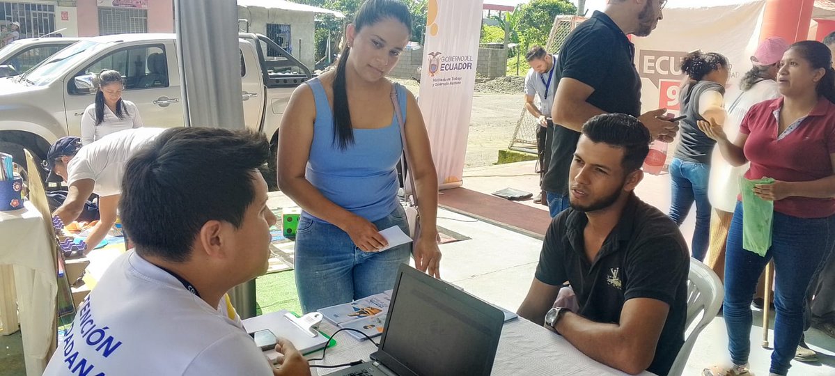 SRIoficialEc's tweet photo. #SRIenImbabura

Llegamos con nuestra #BrigadaMóvilSRI al recinto Las Golondrinas, del cantón Cotacachi, para entregar a la ciudadanía servicios de:

▫️ Información tributaria 
▫️ Generación de claves 
▫️ Actualización del RUC https://t.co/C59IBrCR8a