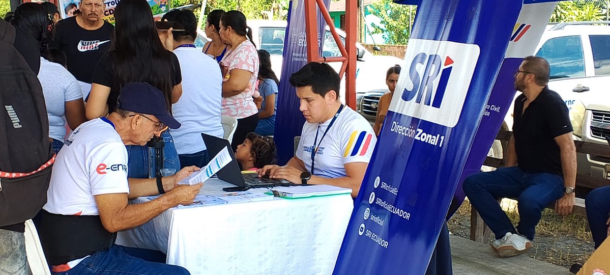SRIoficialEc's tweet photo. #SRIenImbabura

Llegamos con nuestra #BrigadaMóvilSRI al recinto Las Golondrinas, del cantón Cotacachi, para entregar a la ciudadanía servicios de:

▫️ Información tributaria 
▫️ Generación de claves 
▫️ Actualización del RUC https://t.co/C59IBrCR8a