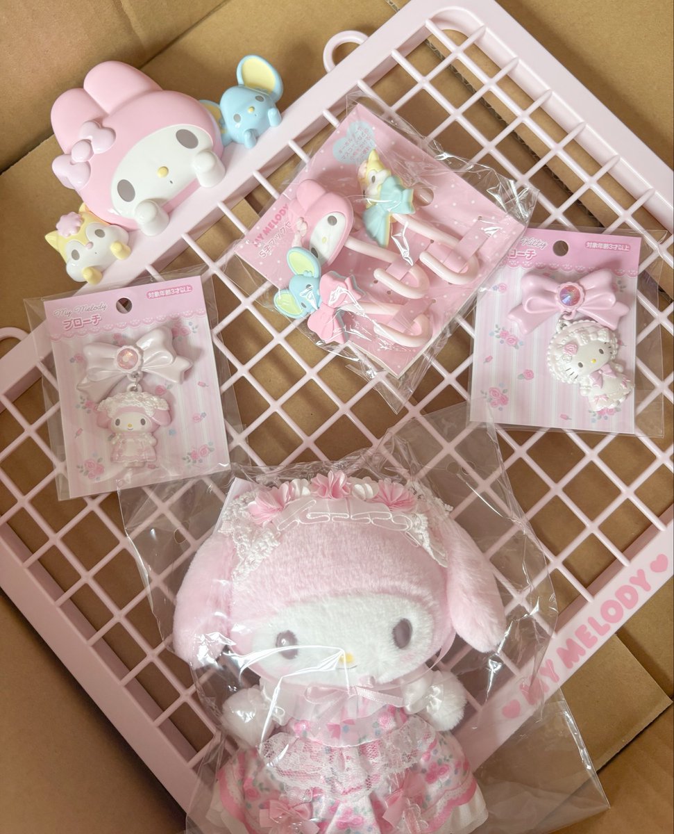 anqeliicdollie's tweet photo. tiny mercari order arrived today !! ♡ https://t.co/fd61qlSOHP