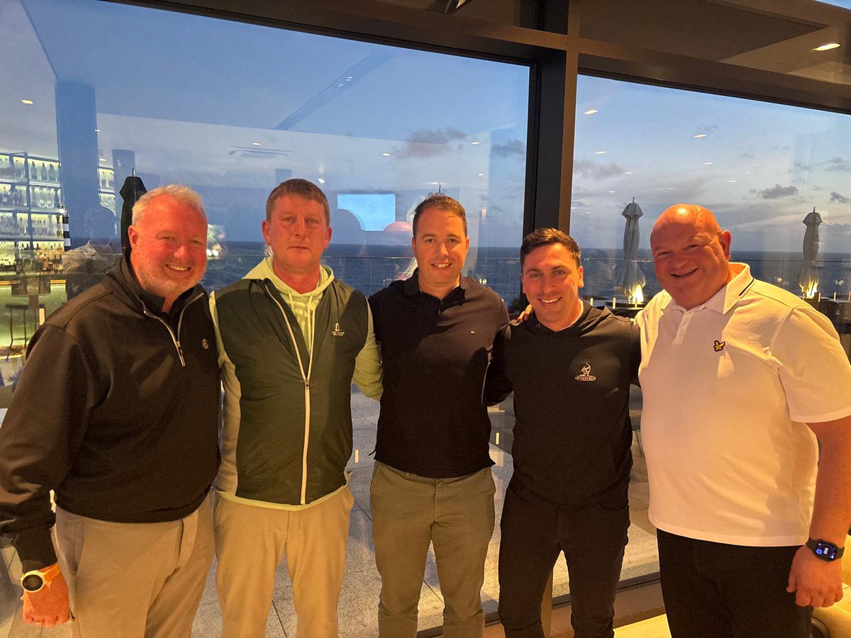 crossbar13's tweet photo. Always a treat to play the Old Head ⛳️
Topped of by bumping into @ScottBrown8 at the 19th👌👌 https://t.co/T9g6t6n3yM