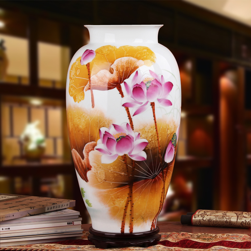 SherriOshinihc's tweet photo. El jarrón de porcelana con esmalte brillante, la flor de loto que huele bien, con un precio increíble!， https://t.co/MXfF5GH8Sz