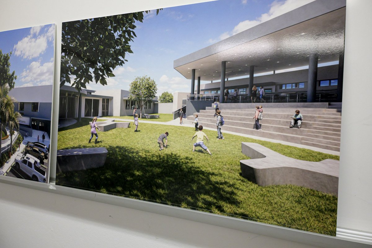 Cor3pr's tweet photo. 🏗️ ¡La reconstrucción sigue avanzando! Con una obligación de $35.6 millones en fondos de FEMA, se colocó la primera piedra para la modernización y expansión de la Escuela Superior Isidro A. Sánchez, afectada por el huracán María.

#ReconstrucciónEnAcción https://t.co/rbH391DeFh