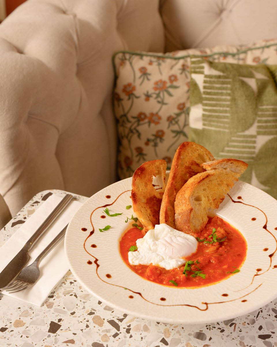 KrystalReezq's tweet photo. If your morning doesn’t start like this, you’re doing it wrong. Rich, slow-cooked tomatoes, perfectly poached eggs and golden sourdough made for dipping—warm, comforting and packed with flavour. https://t.co/OAthBXraeZ