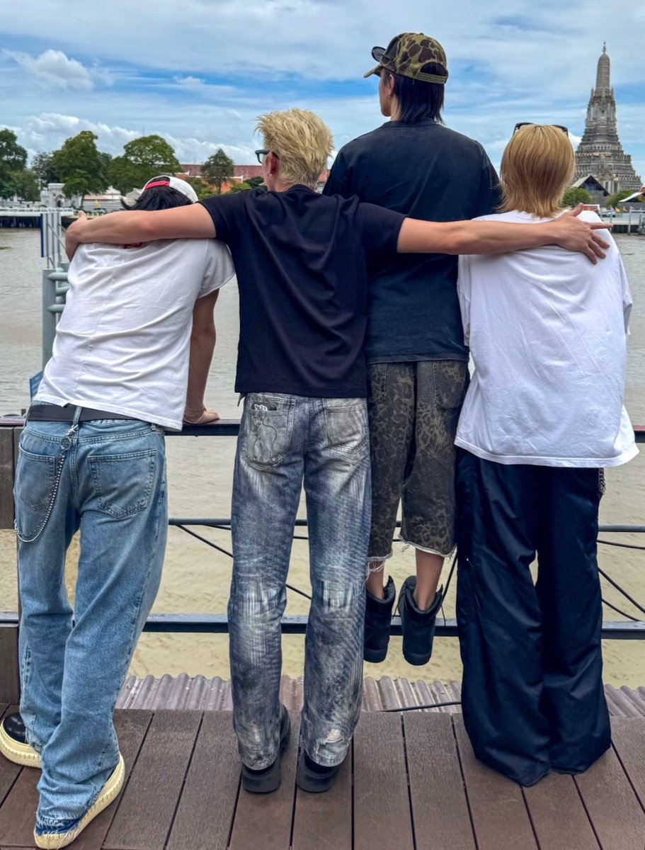 mami226jsb's tweet photo. WOLFHOWLHARMONY
結成4周年おめでとう🥹❤️

4人がだいすきだし
4人の歌がほんとにだいすき！！！

これからももっともっと
たくさん素敵な歌を聴かせてね🥹💗✨
ずーっと応援してる🫶🏻❤️‍🔥

愛してるよーーーーーっ🥹🫶🏻❤️
#WHH #WOLFHOWLHARMONY
#RYOJI #SUZUKI #GHEE #HIROTO https://t.co/PMfhlt0aId