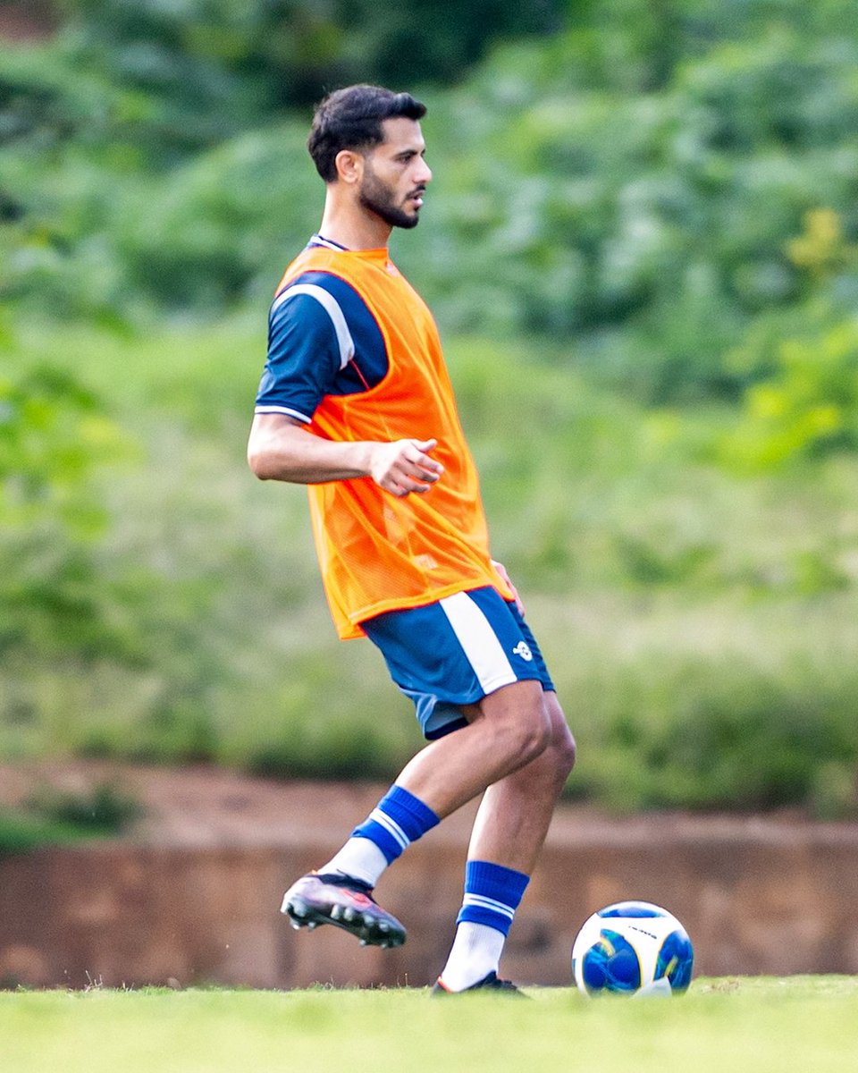 MarcusMergulhao's tweet photo. Anwar Ali plays with so much confidence that it almost seems unreal for an Indian footballer in international games. Clearly the best domestic player in India by a country mile.

#IndianFootball https://t.co/YWOF3qmc9J