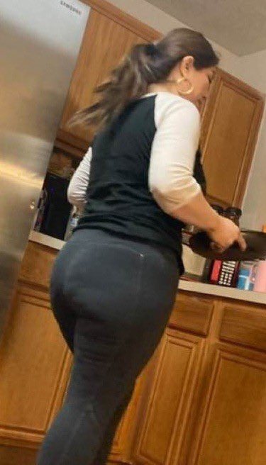 irlmilfs's tweet photo. More of Lizeth #milf #mom #creepshot #cuckson #goon #lizeth https://t.co/Bh5XApr8y4
