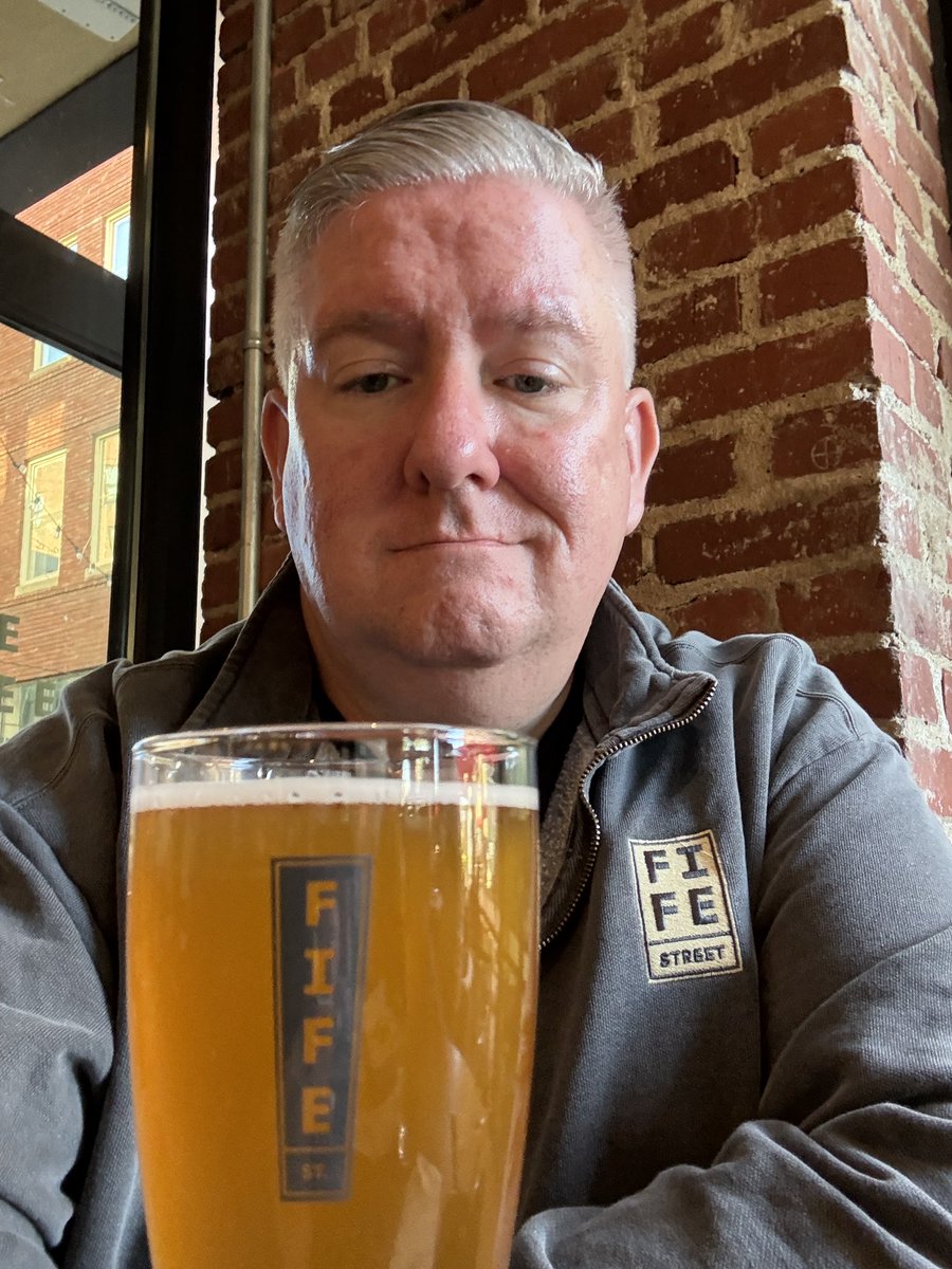 stevenadamswv's tweet photo. I can finally break out the Fife pullover. https://t.co/DjSVdw2rOy