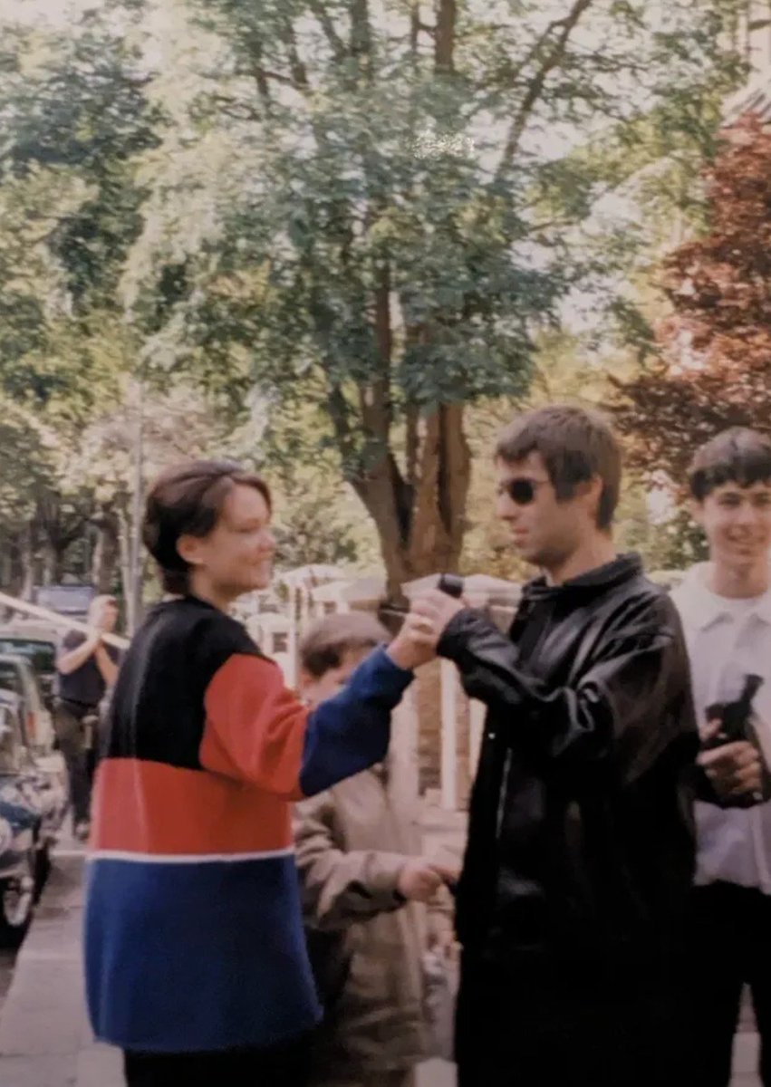 laura_witham's tweet photo. @liamgallagher Pick up Hun. It's your code https://t.co/VLUAX8FUUh