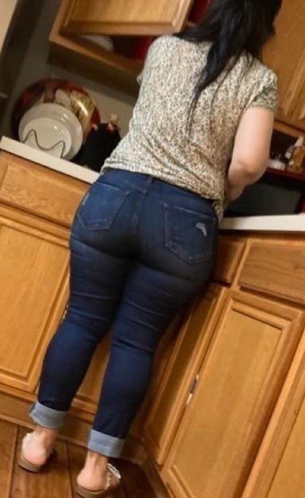 irlmilfs's tweet photo. Famous MILF Lizeth #irl #milf #cucksom #lizeth #creepshot https://t.co/0EIStgf62i