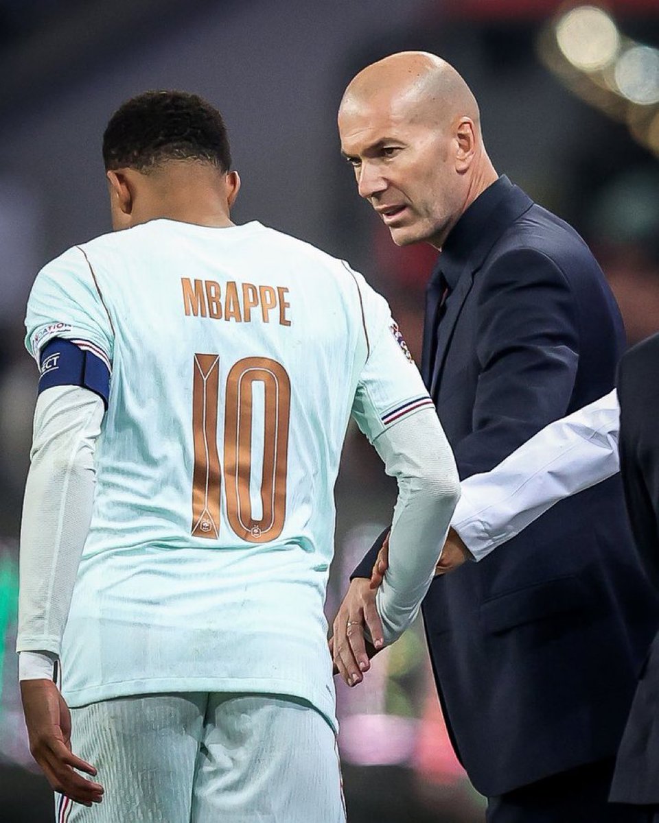theMadridZone's tweet photo. 🚨🚨 Zinedine Zidane: “Kylian Mbappé's knee injury? It’s NOT good. I think he will RETURN TO MADRID. We’ll take no risks.” https://t.co/BFhtNF1Ihc