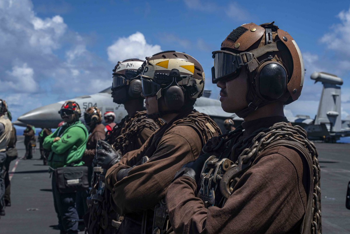 CVN_72's tweet photo. Focused. Resilient. Ready.

ABECSG continues routine underway operations in the @US7thFleet area of operations.

#ABECSG2526 #LincolnNation #InMundoOptimum https://t.co/B4lTg9iqMK
